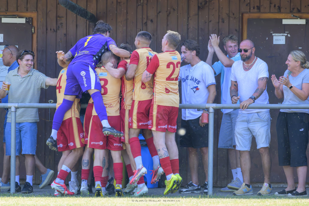Encore des raisons de jubiler pour le FCTT à Bolligen? (Photo Alain Boillat) FC Tavannes/Tramelan-FC Porrentruy 2:1